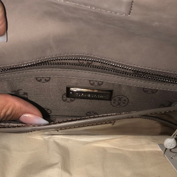 Tory Burch metallic clutch - Picture 3 of 5